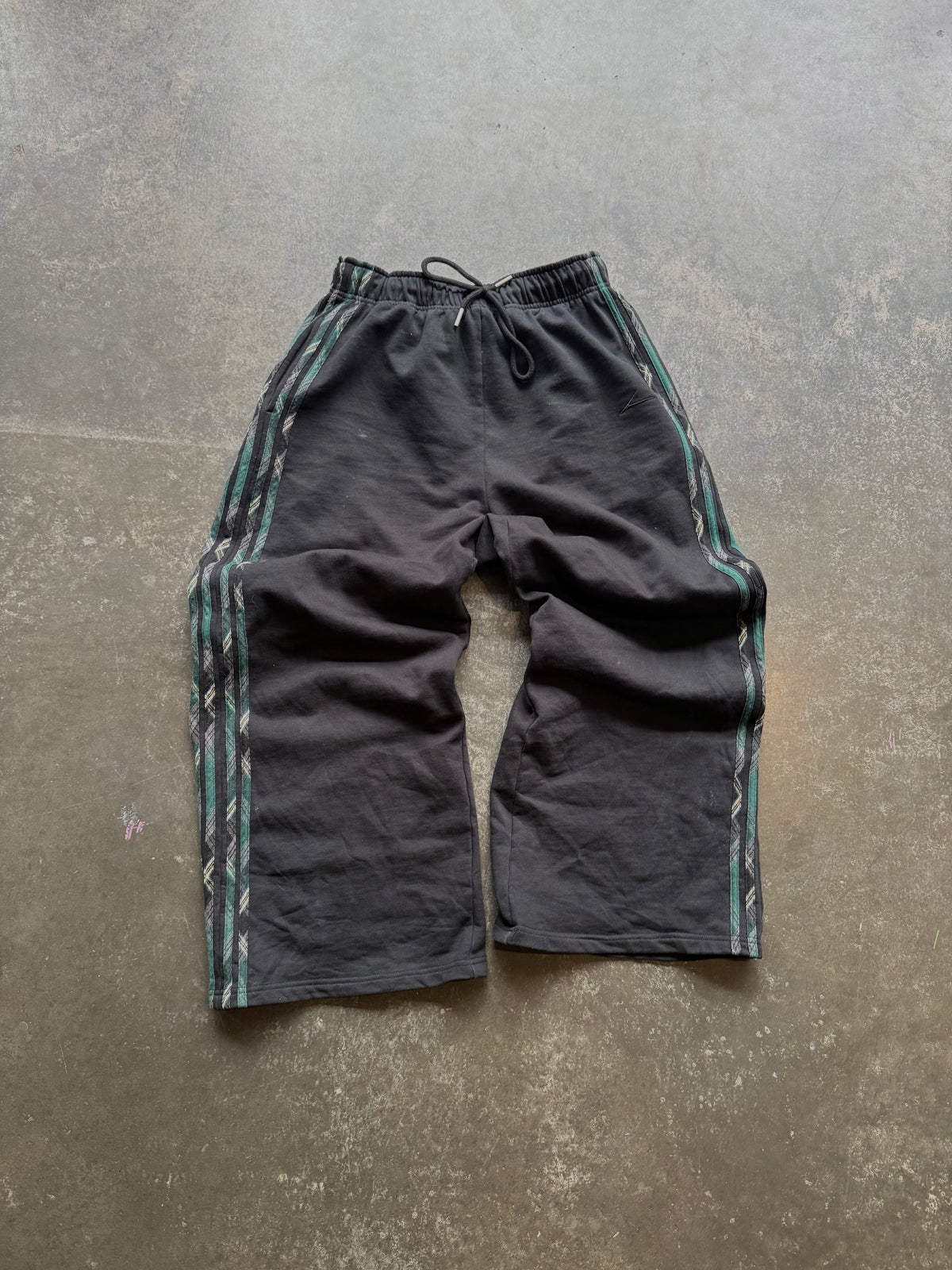 BLACK PLAID TRACK SET
