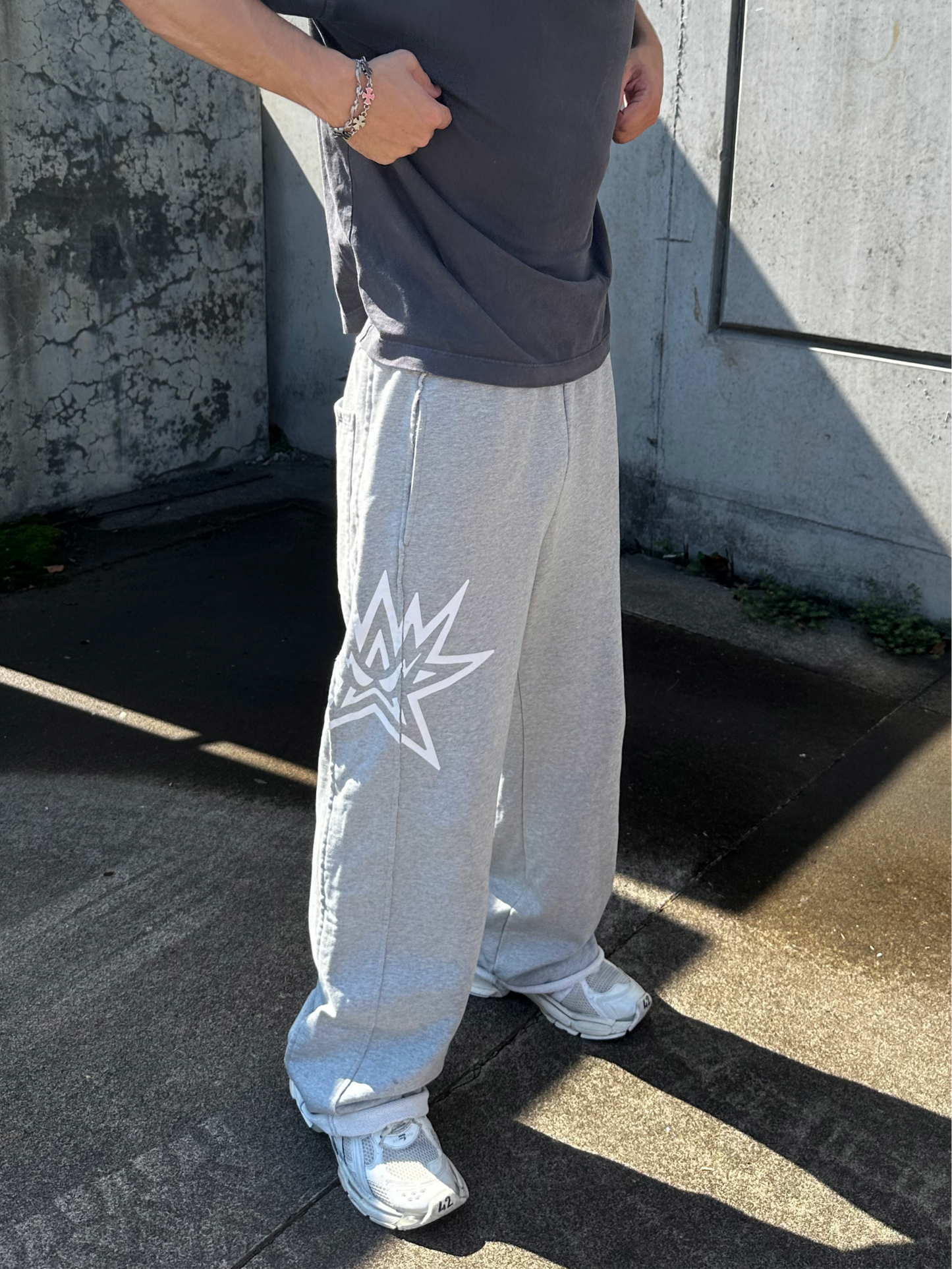 STAR SWEATS